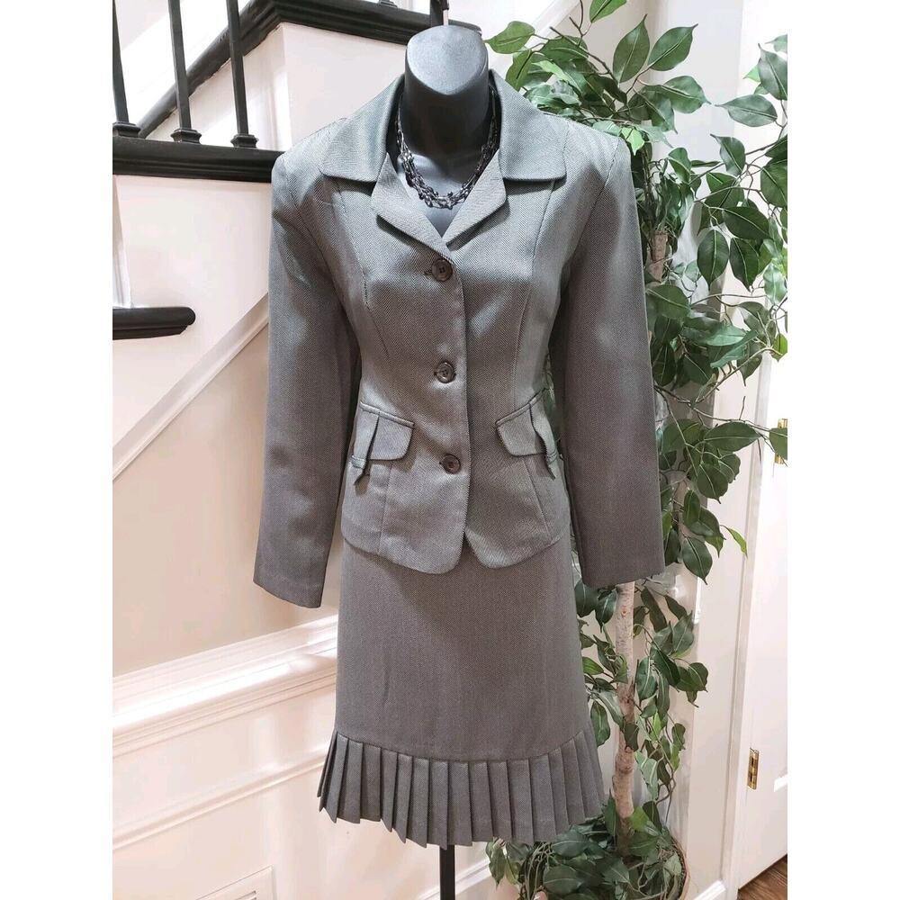 Spago Womens Gray Long Sleeve Single Breasted 3 Button Blazer & Skirt Set Size 6